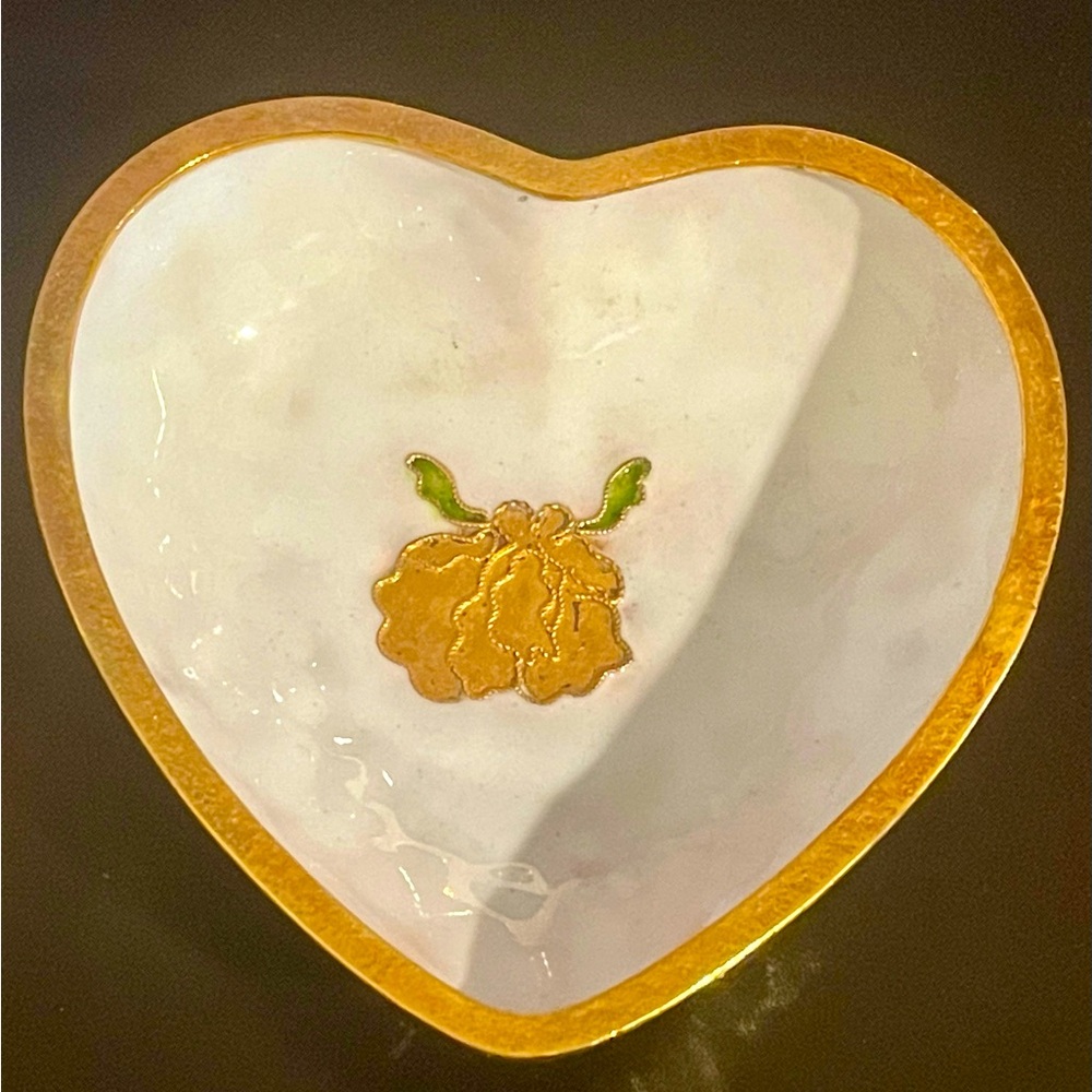 Vintage Cloisonne White and Gold Floral Heart Trinket Box - Picture 8 of 15